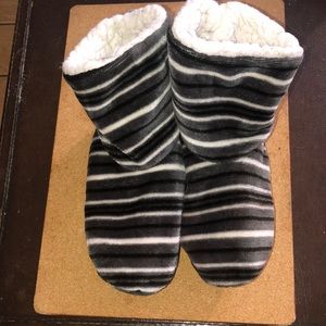 NWOT Cuddlduds slipper socks